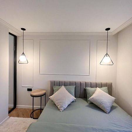 Renthouse Apartments Neoclassic Chişinău Extérieur photo